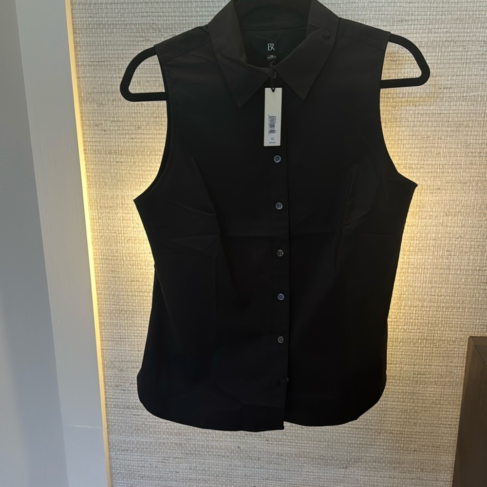 Banana Republic Sleeveless black button down